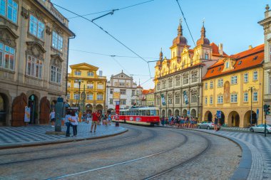 Prag'ın eski merkezi - Çek Cumhuriyeti'nin başkenti ve en büyük sokak görünümüne Prag, Çek Cumhuriyeti - 20.08.2018:.