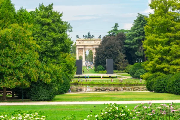 Beautiful view of Parco Sempione in Milan — Stock Photo, Image