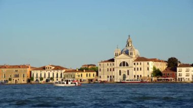 Venice, İtalya - 16.08.2018: San Giorgio Maggiore Venedik, gondol Venedik görünümüne