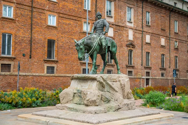 Milán Italia 2018 Estatua Bronce Giuseppe Missori Caballo Con Pared — Foto de Stock