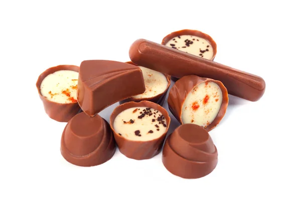 Красивые Шоколадные Конфеты Изолированы Белом Фоне Сладкая Еда — стоковое фото