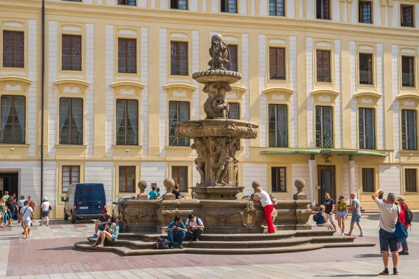 Praga República Checa 2018 Fuente Patio Del Antiguo Palacio Real — Foto de Stock