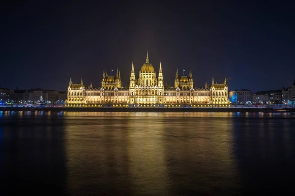 Edificio Del Parlamento Húngaro Orillas Del Danubio Budapest Por Noche — Foto de Stock