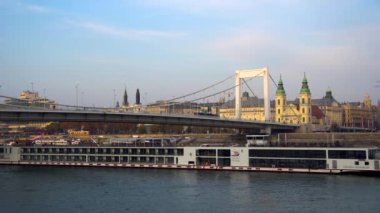 Budapest, Macaristan - 11.11.2018: Bir görünümü Elisabeth Bridgein Budapest