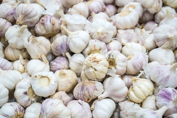 Textura Pila Ajo Blanco Ajo Fresco Mesa Del Mercado Foto — Foto de Stock