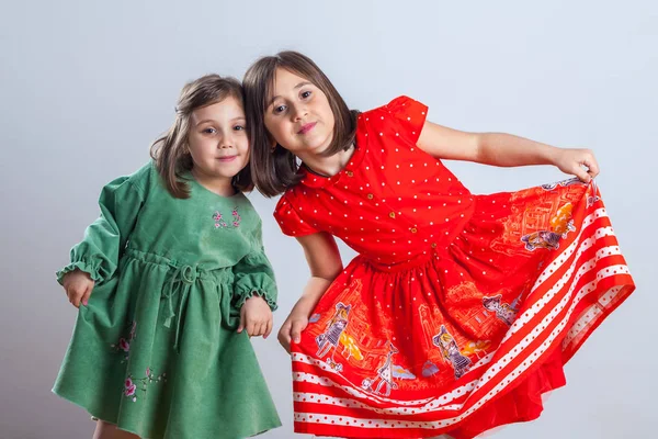 Two Little Sisters Posing Camera Studio — Stock Photo, Image