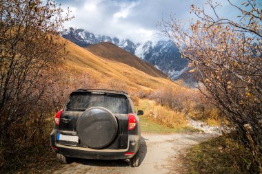 Roat Georgia en yüksek tepe olan var. Ana Kafkas ridge, Zemo Svaneti.