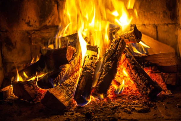 Madera Ardiendo Una Acogedora Chimenea Casa Mantener Calor — Foto de Stock