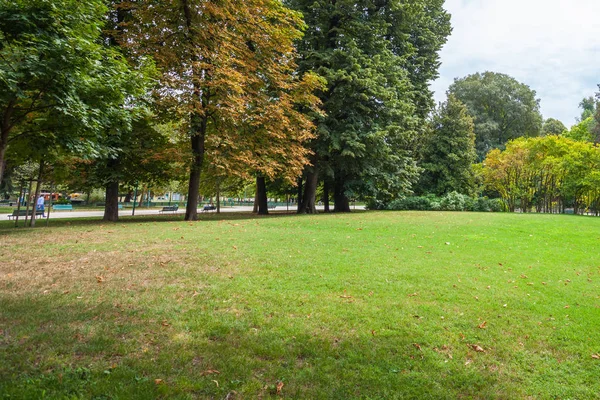 밀라노 이탈리아에서 유명한 공원입니다 — 스톡 사진
