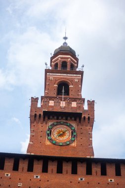 Sforza Kalesi (Castello Sforzesco) bir kalesidir, Milano, İtalya.