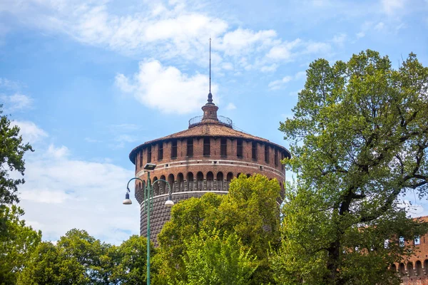 Башня Замка Сфорца Castello Sforzesco Замок Милане Италия — стоковое фото