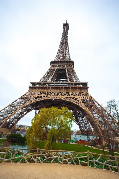 Эйфелева Башня Париже Выстрелила Небо — стоковое фото