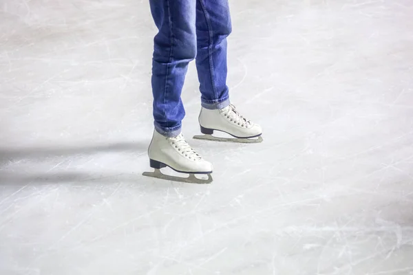 Feet Skates Person Rolling Ice Rink — Stock Photo, Image