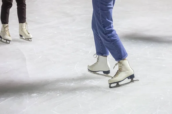 Feet Skates Person Rolling Ice Rink — Stock Photo, Image