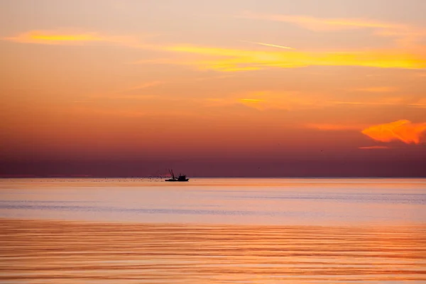 Sejner Poławiający Morze Czarne Piękny Zachód Słońca Poti Gruzja Caucasus — Zdjęcie stockowe