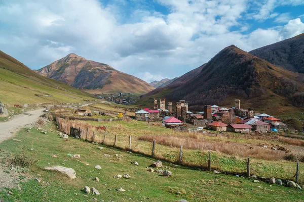 Ushguli - Avrupa'nın en yüksek yaşadığı köy. Kafkasya, coğrafi — Stok fotoğraf