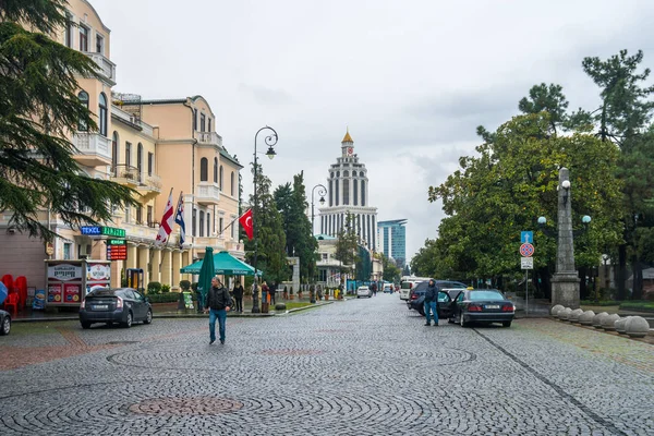 Batumi, Georgia - 23.11.2018: Casas antiguas en la ciudad de Batumi — Foto de Stock