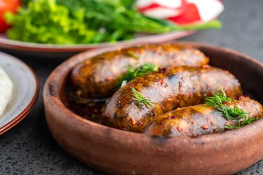 kupati ev yapımı sosis ve peynir suluguni ile ghomi