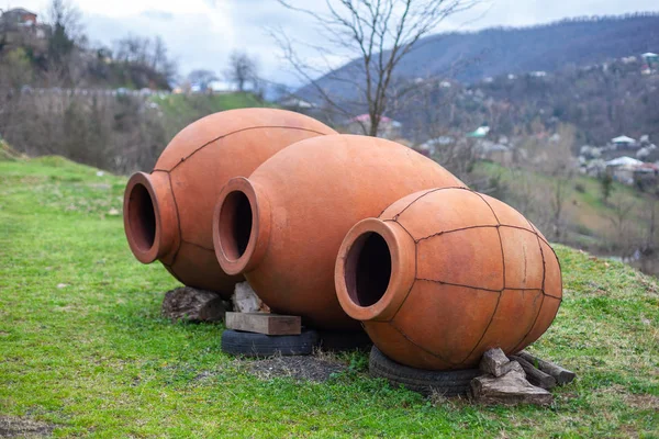 Gürcü geleneksel testi kvevri şarap açık