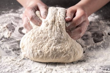 Fırında kadın eli ile para kazanıyordum.