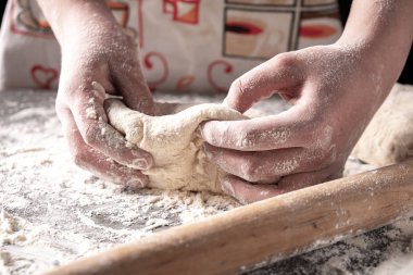 Fırında kadın eli ile para kazanıyordum.