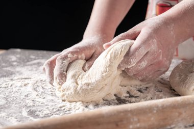 Fırında kadın eli ile para kazanıyordum.