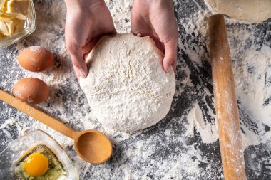 Fırında kadın eli ile para kazanıyordum.