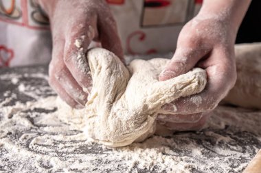 Fırında kadın eli ile para kazanıyordum.