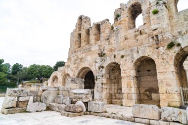 Atina, Yunanistan - 25.04.2019: Athene Amfitiyatrosu'nun kuzey duvarı, antik Yunanistan