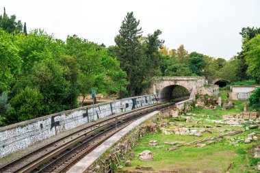 Elektrik Demiryolu ve Atina Tüneli, Yunanistan