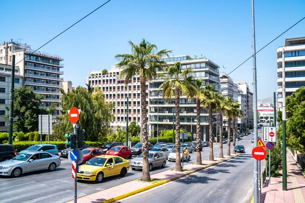 Pireo, Grecia - 26.04.2019: calles del Pireo en un día soleado , — Foto de Stock