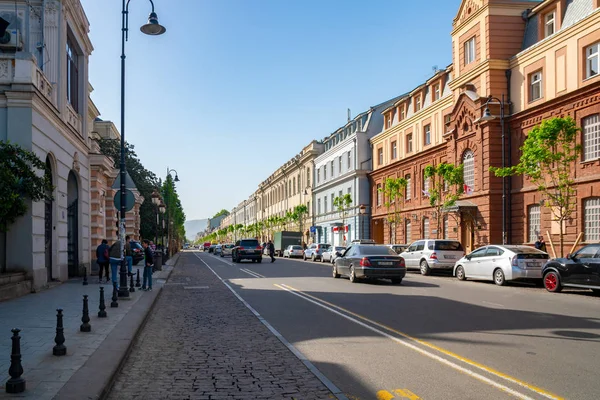 Tiflis, Georgia - 08.05.2019: Vista sobre la avenida Agmashenebeli es o — Foto de Stock