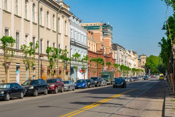 Tiflis, Georgia - 08.05.2019: Vista sobre la avenida Agmashenebeli es o — Foto de Stock