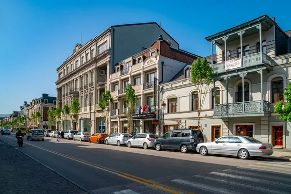 Tiflis, Georgia - 08.05.2019: Vista sobre la avenida Agmashenebeli es o —  Fotos de Stock