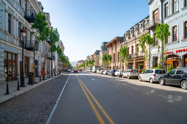 Tiflis, Gürcistan - 08.05.2019: Agmaşenbeli Bulvarı görünümü