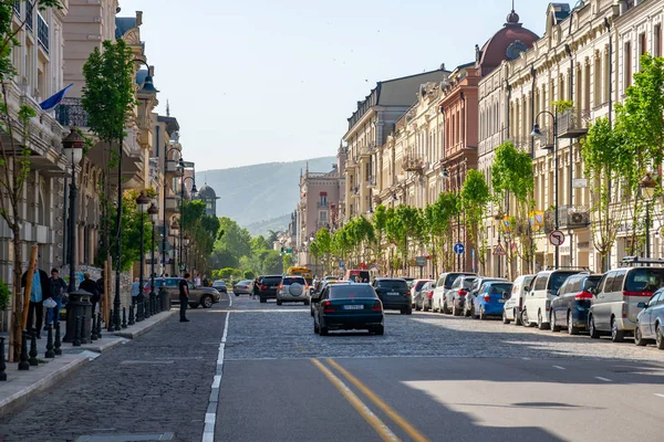 Тбилиси, Грузия - 08.05.2019: Вид на проспект Агмашенебели — стоковое фото