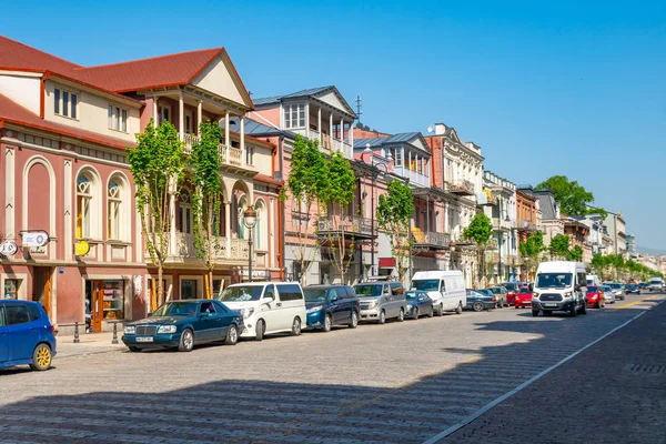 Tiflis, Georgia - 08.05.2019: Vista sobre la avenida Agmashenebeli es o — Foto de Stock