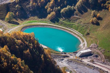 Darial Gorge küçük yapay havuz