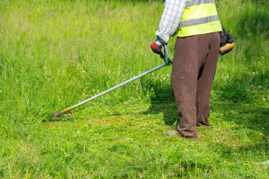 Bahçe çim biçme makinesi, çim bakımı ile çim kesme bahçıvan
