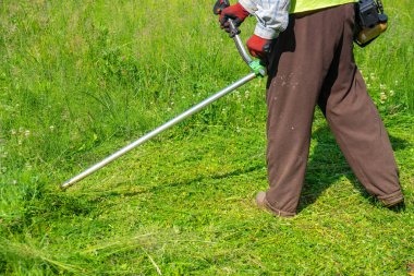 Bahçe çim biçme makinesi, çim bakımı ile çim kesme bahçıvan