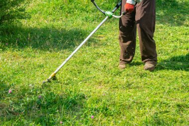 Bahçe çim biçme makinesi, çim bakımı ile çim kesme bahçıvan