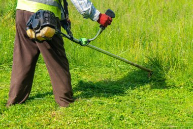 Bahçe çim biçme makinesi, çim bakımı ile çim kesme bahçıvan