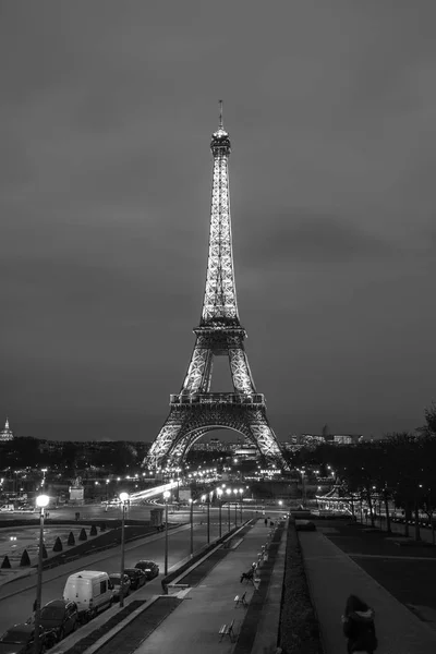 Die Illumination des Eiffelturms. eiffelturm ist der höchste monu — Stockfoto