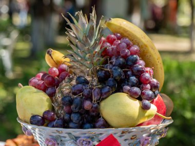 Lezzetli olgun meyve, sağlıklı gıda ile Bowl