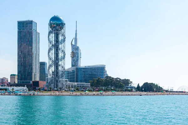 Batumi, Georgia - 08.05.2019: Vista desde el mar a la ciudad del Resort — Foto de Stock