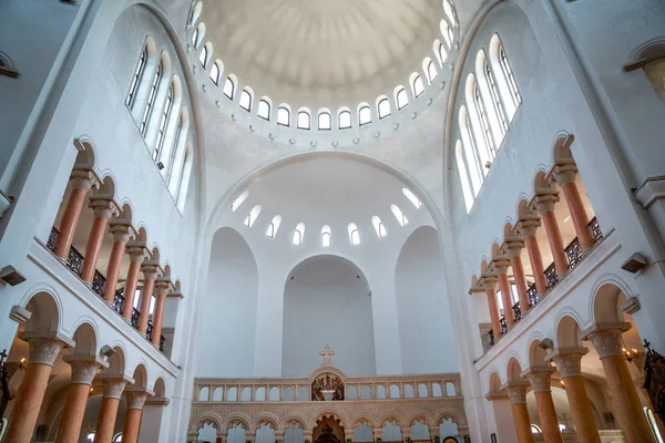 Interer der Kathedrale von Poti Soboro. es ist eine georgische orthodoxe chur — Stockfoto