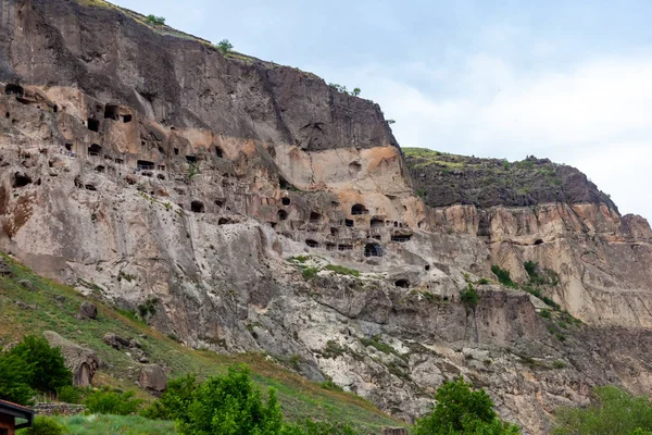 Blick auf die Vardzia-Höhlen. vardzia ist ein Höhlenkloster im Süden — Stockfoto