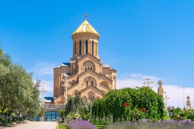 Tiflis Kutsal Teslis Katedrali (Sameba) - ana katedral 