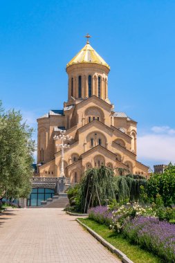Tiflis Kutsal Teslis Katedrali (Sameba) - ana katedral 