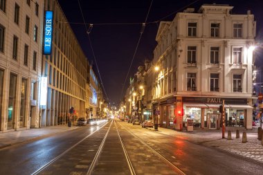 Brüksel, Belçika - 21.01.2019: B şehir merkezinin gece sahnesi